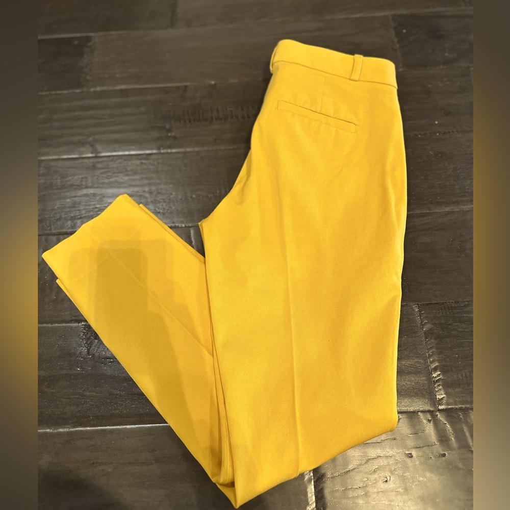 Banana Republic Sloan curvy fit slacks size 4.